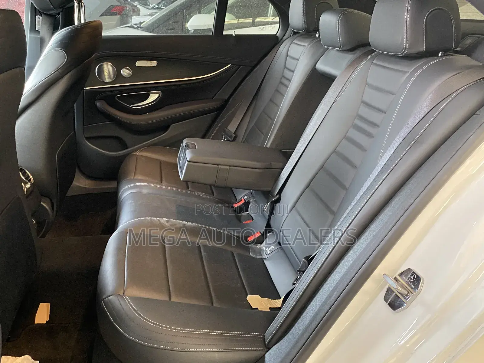 Mercedes-Benz E200 2018 Off white