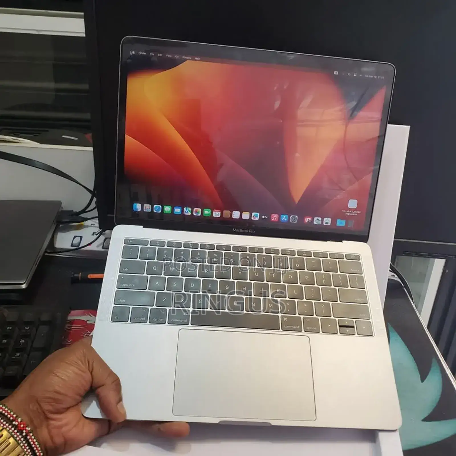 Laptop Apple MacBook Pro 2018 16GB Intel Core i7 SSD 256GB