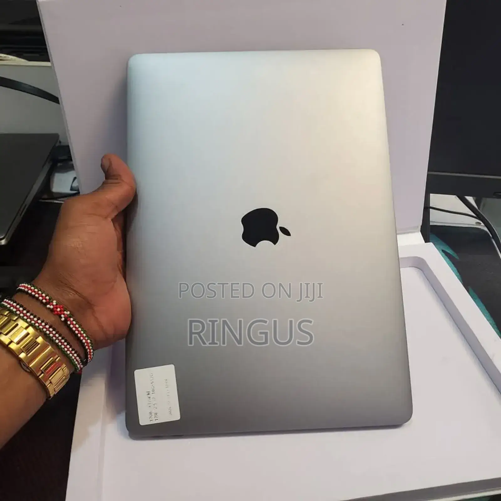 Laptop Apple MacBook Pro 2018 16GB Intel Core i7 SSD 256GB