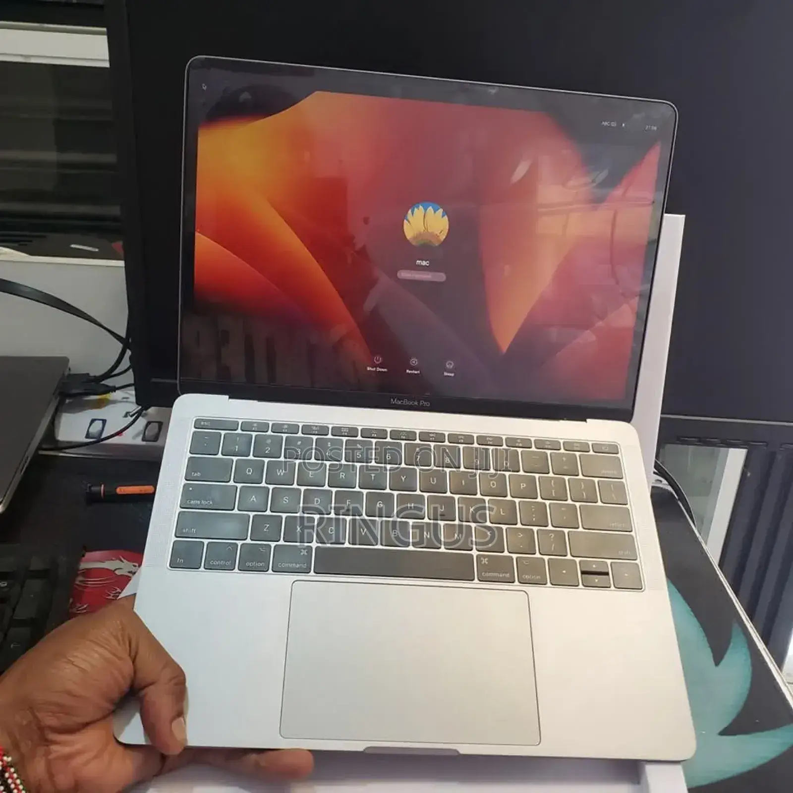 Laptop Apple MacBook Pro 2018 16GB Intel Core i7 SSD 256GB