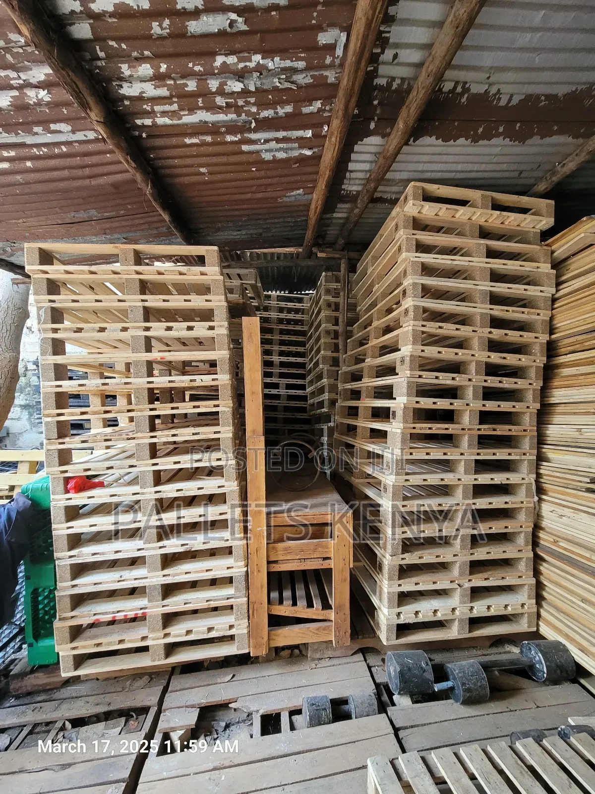 Wooden Pallets - New & Clean Heat-treated Wood Pallets.