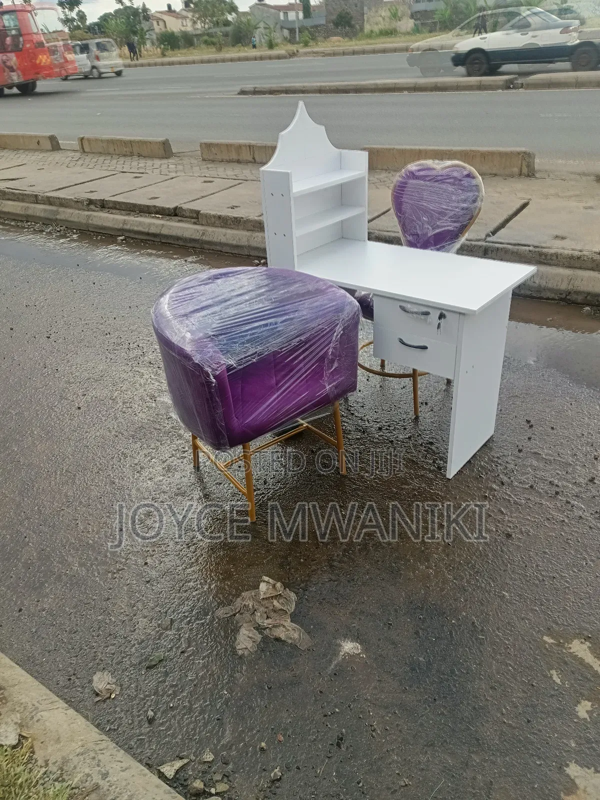 Manicure Set, White Table 2 Purple Seats