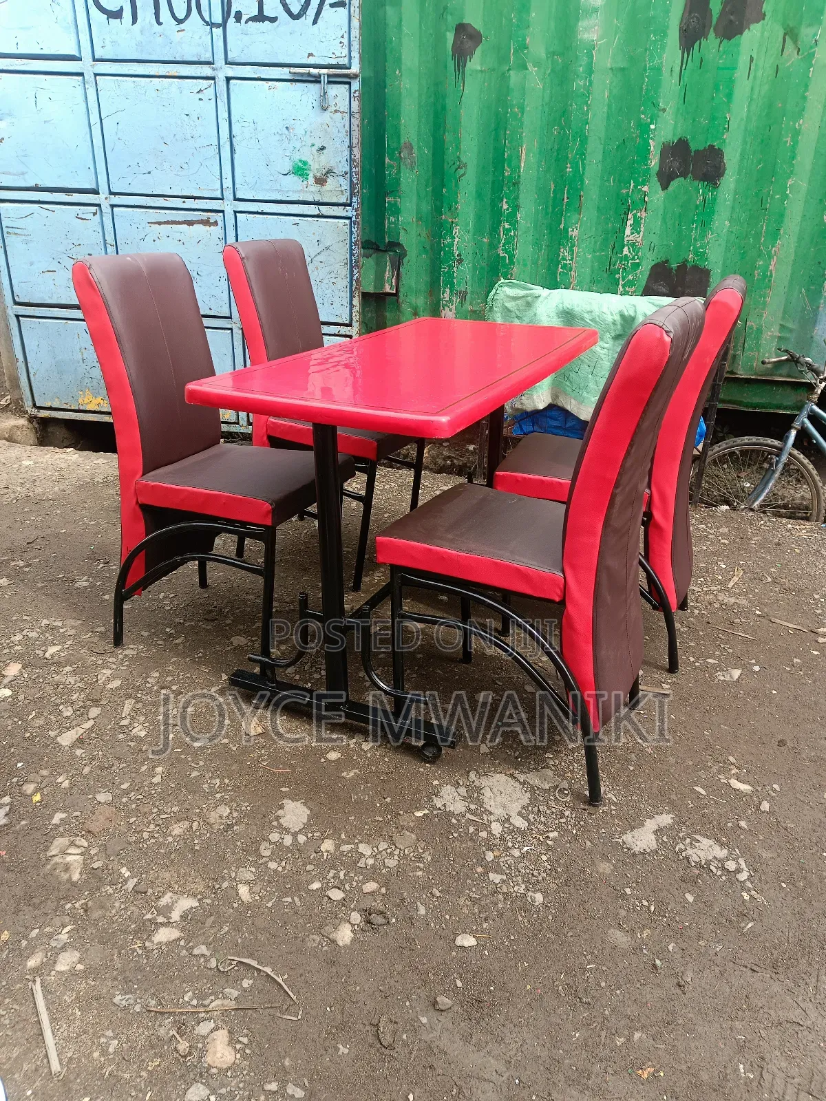 Executive Restaurant Set, Red and Brown 
