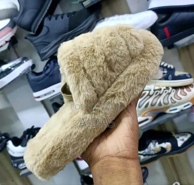 Fluffy Sandals - thumbnail 2