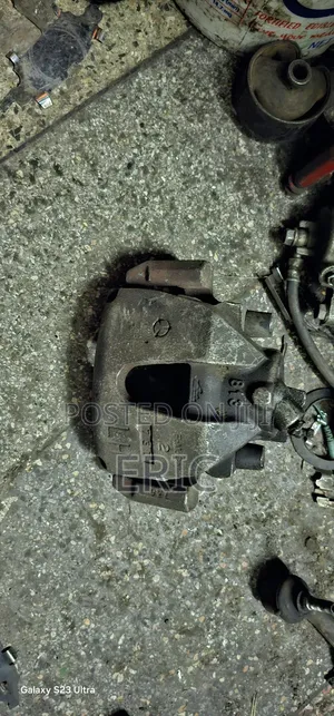 Mazda Axela/Primacy Brake Calipers