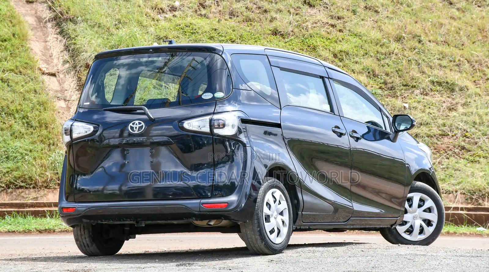Toyota Sienta 2017 Black