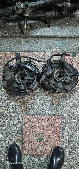 Toyota Carina Front Hubs