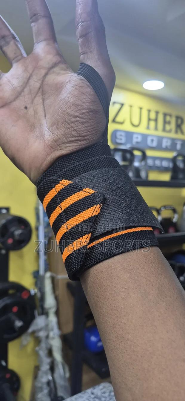 Heavy Duty Wrist Wrap Support for Heavy Lifting and Recovery - thumbnail 3