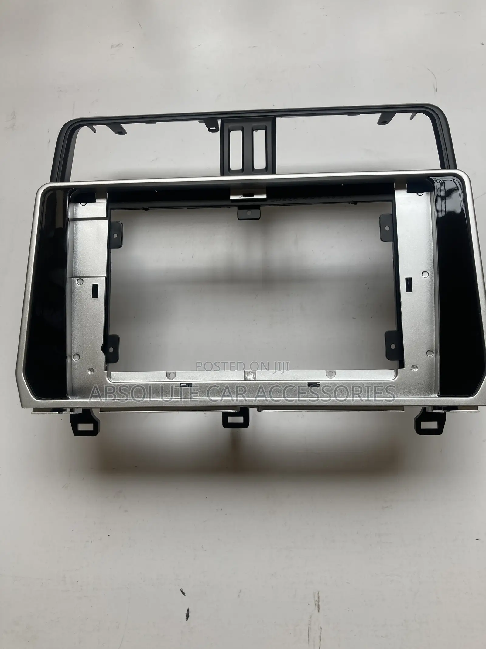 Prado 10inch Console