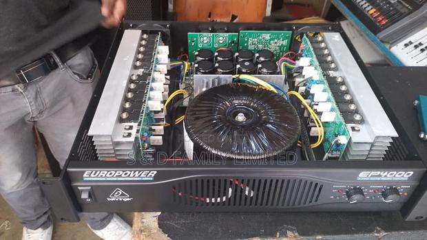 Ep 4000 Power Amplifier - main view