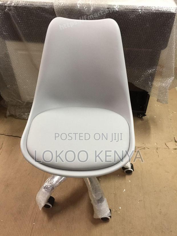 Office Stool: Swivel Adjustable Office Barstool - thumbnail 4