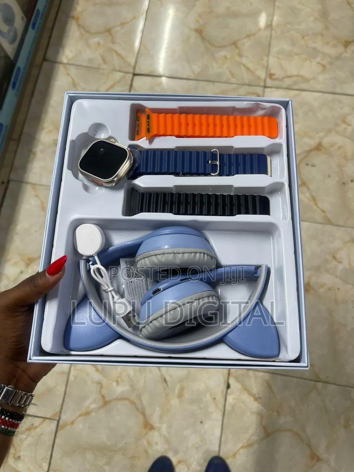 4 in One Smart Watch Contains: 4 Straps 1 Head Set 1 Watch