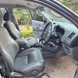 Toyota Hilux 3.0 D-4D 4x4 2014 Black