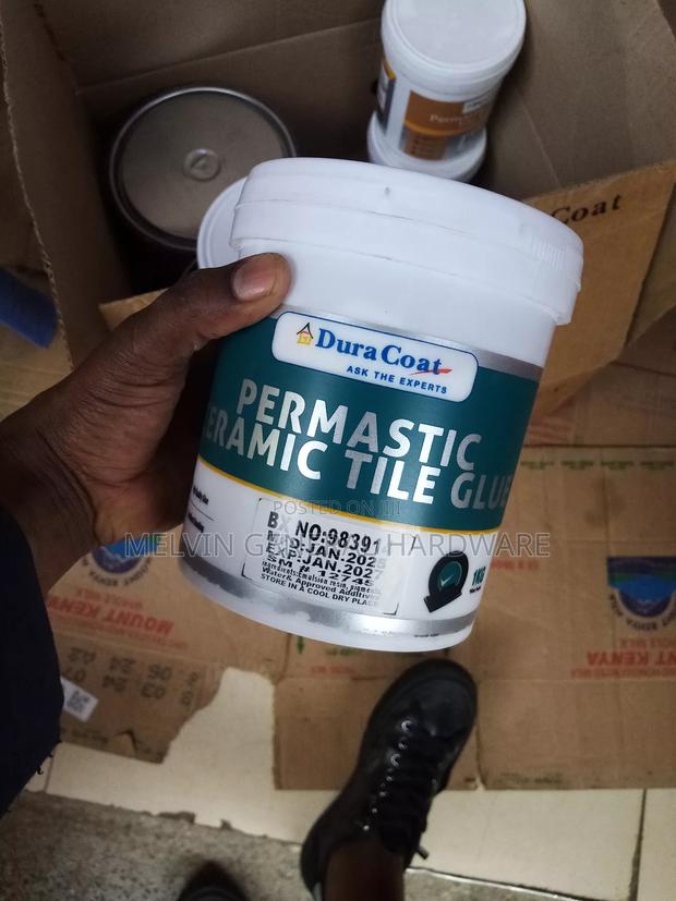 Duracoat Ceramic Tile Glue 1kg - main view