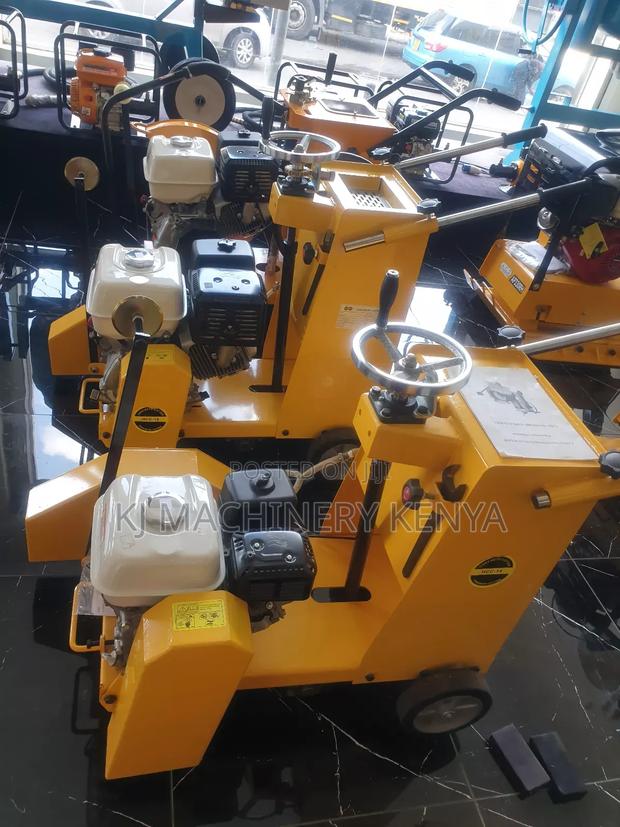 Powful Road Cutter Machine Withhonda Engine - thumbnail 3