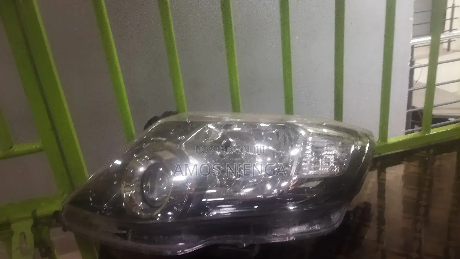 Toyota Fortuner 2011-204 Xenon Headlight