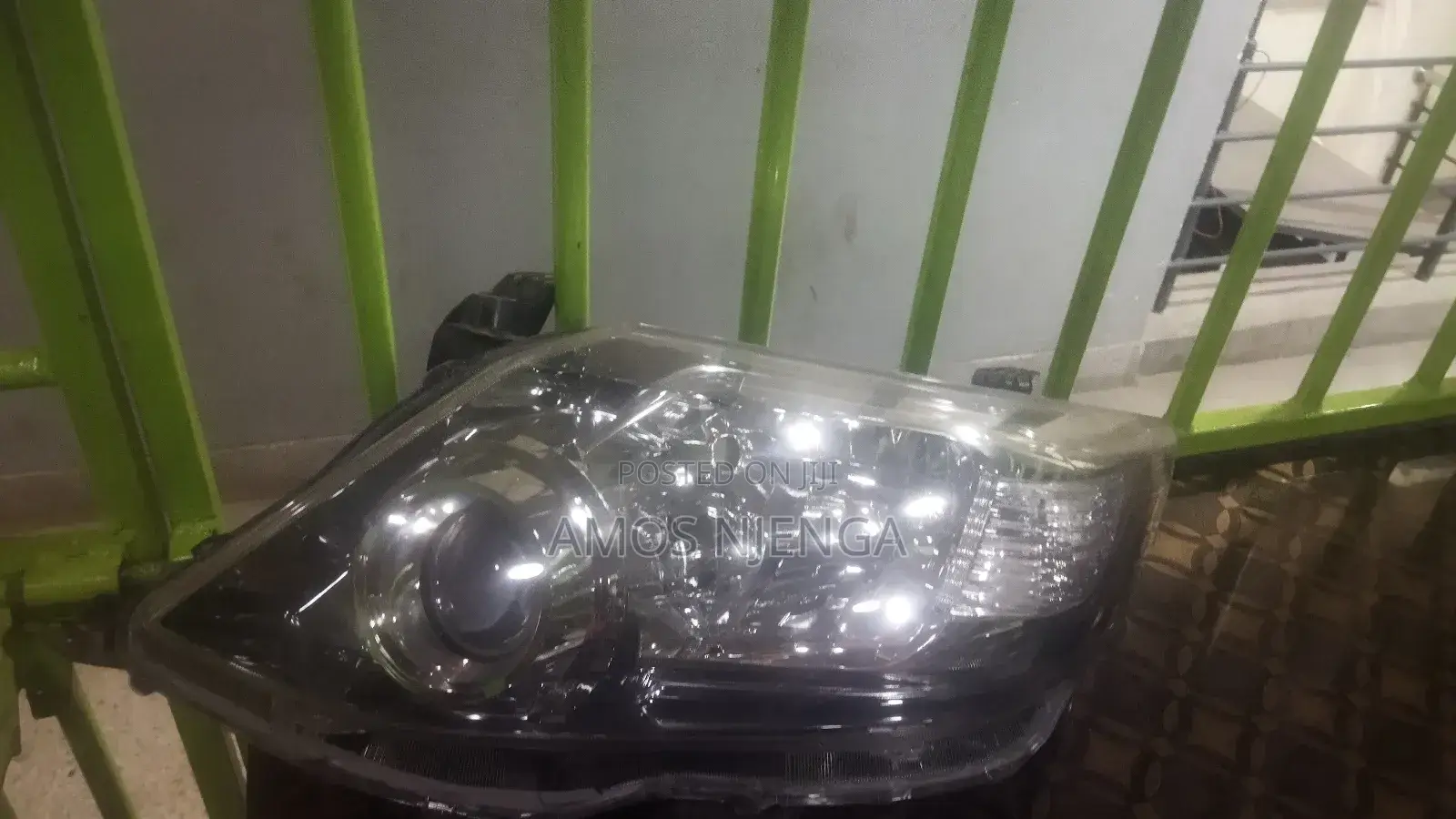 Toyota Fortuner 2011-204 Xenon Headlight