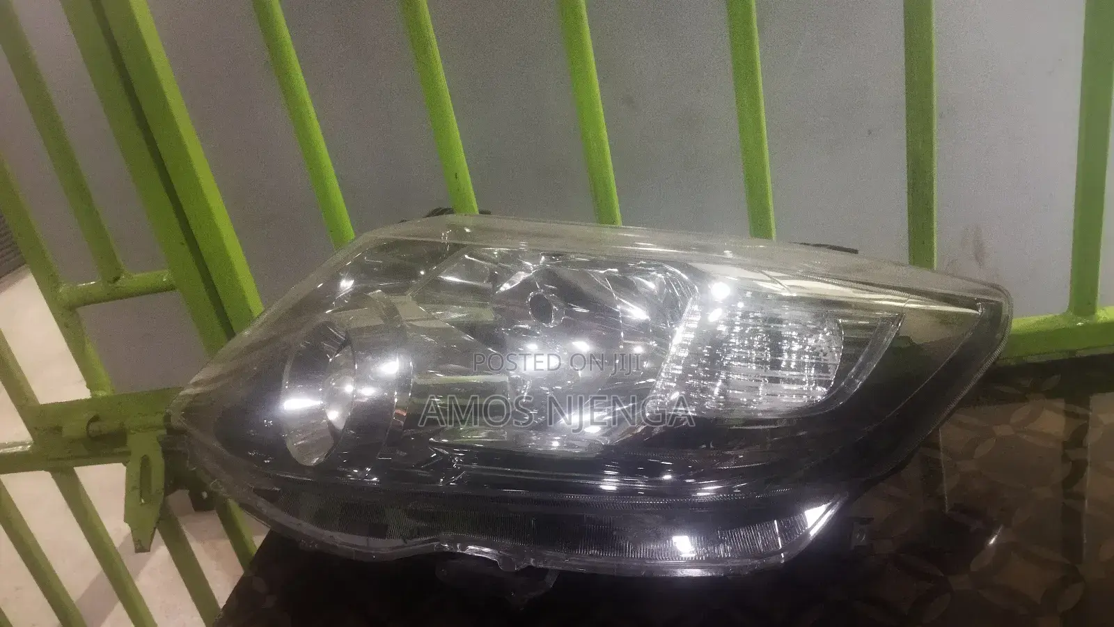Toyota Fortuner 2011-204 Xenon Headlight