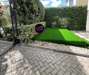 Compound Green Grass Carpet