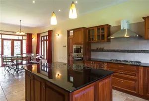 5bdrm Villa in Karen for rent