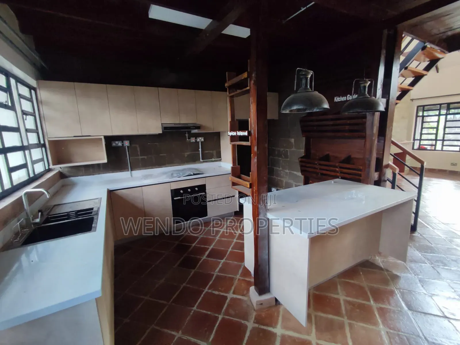 4bdrm Chalet in Karen C for rent