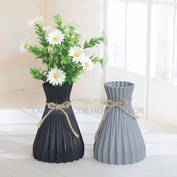 Beautiful Flower Vases - White, Black and Grey - thumbnail 2