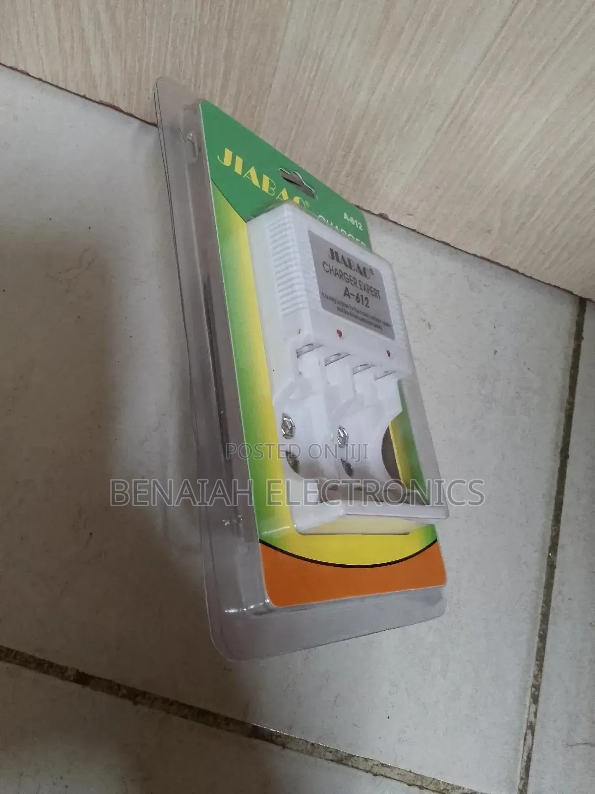 Jiabao Universal Battery Charger