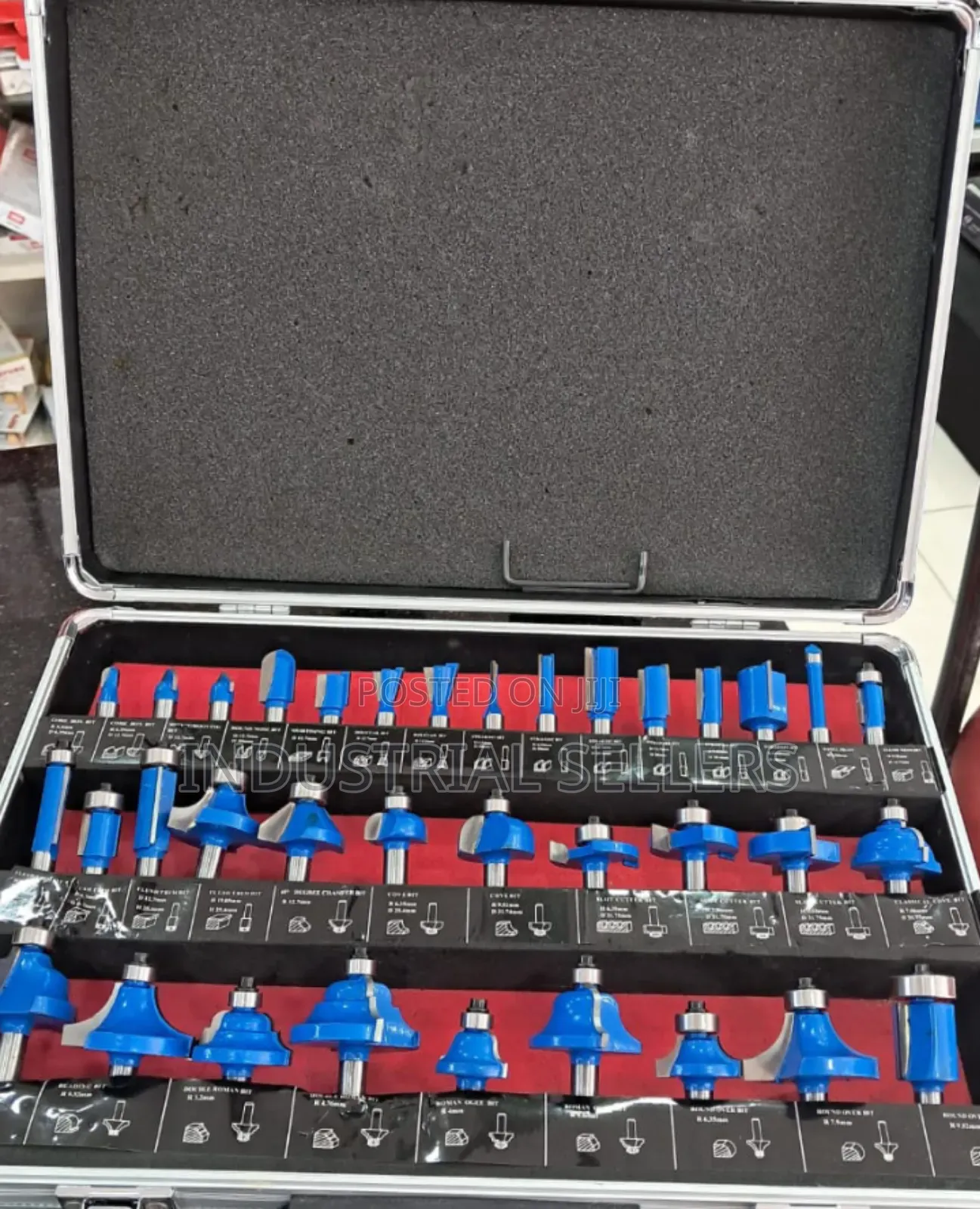 Confirmed 35pcs Router Bits