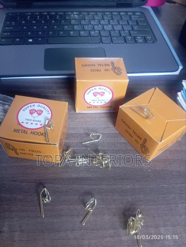 100 Pieces Curtain Hooks Box for Curtain Installation