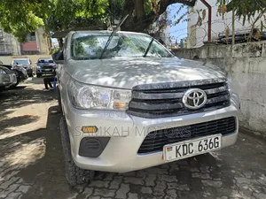 Toyota Hilux 2020 Gray