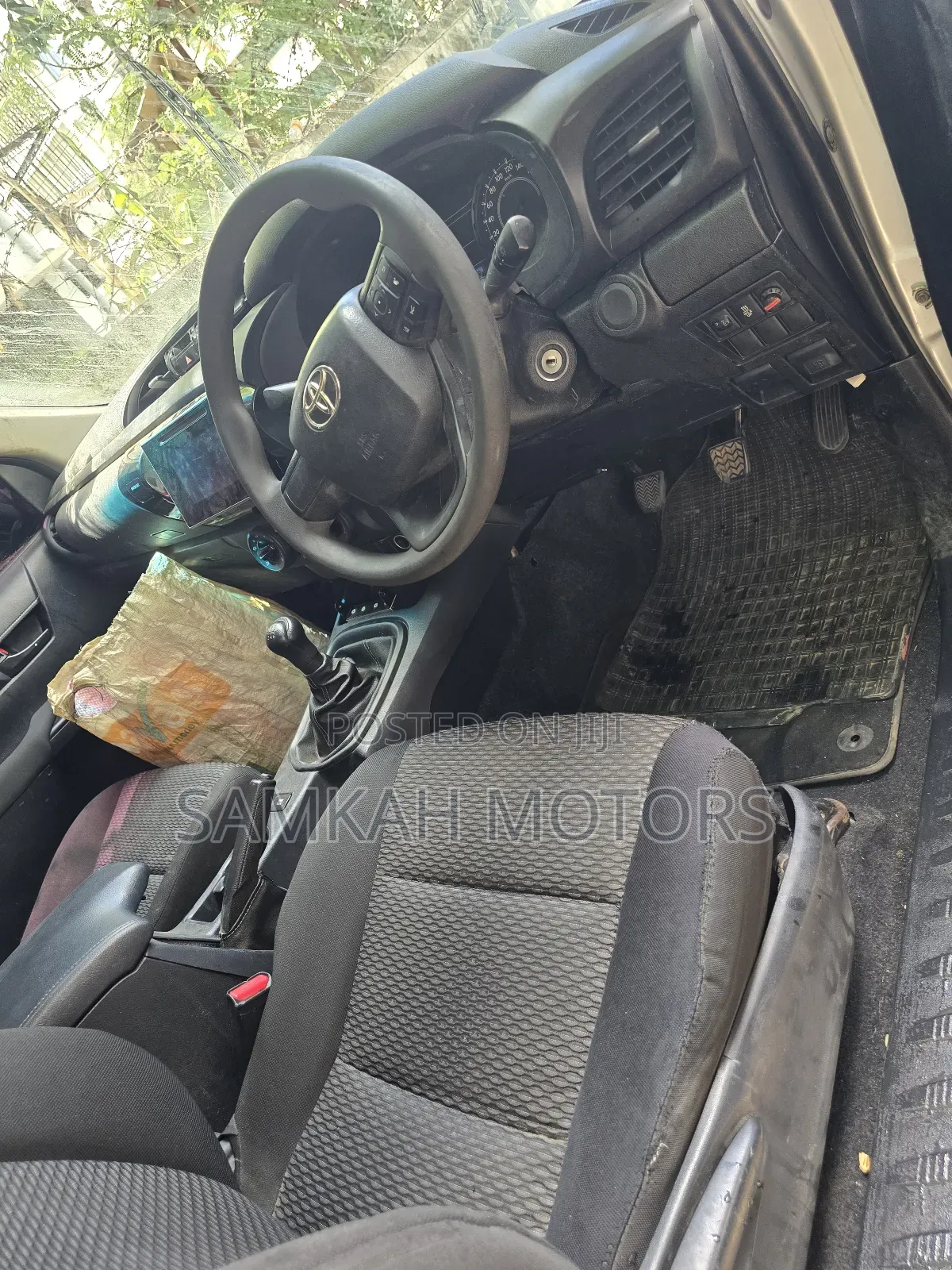 Toyota Hilux 2020 Gray