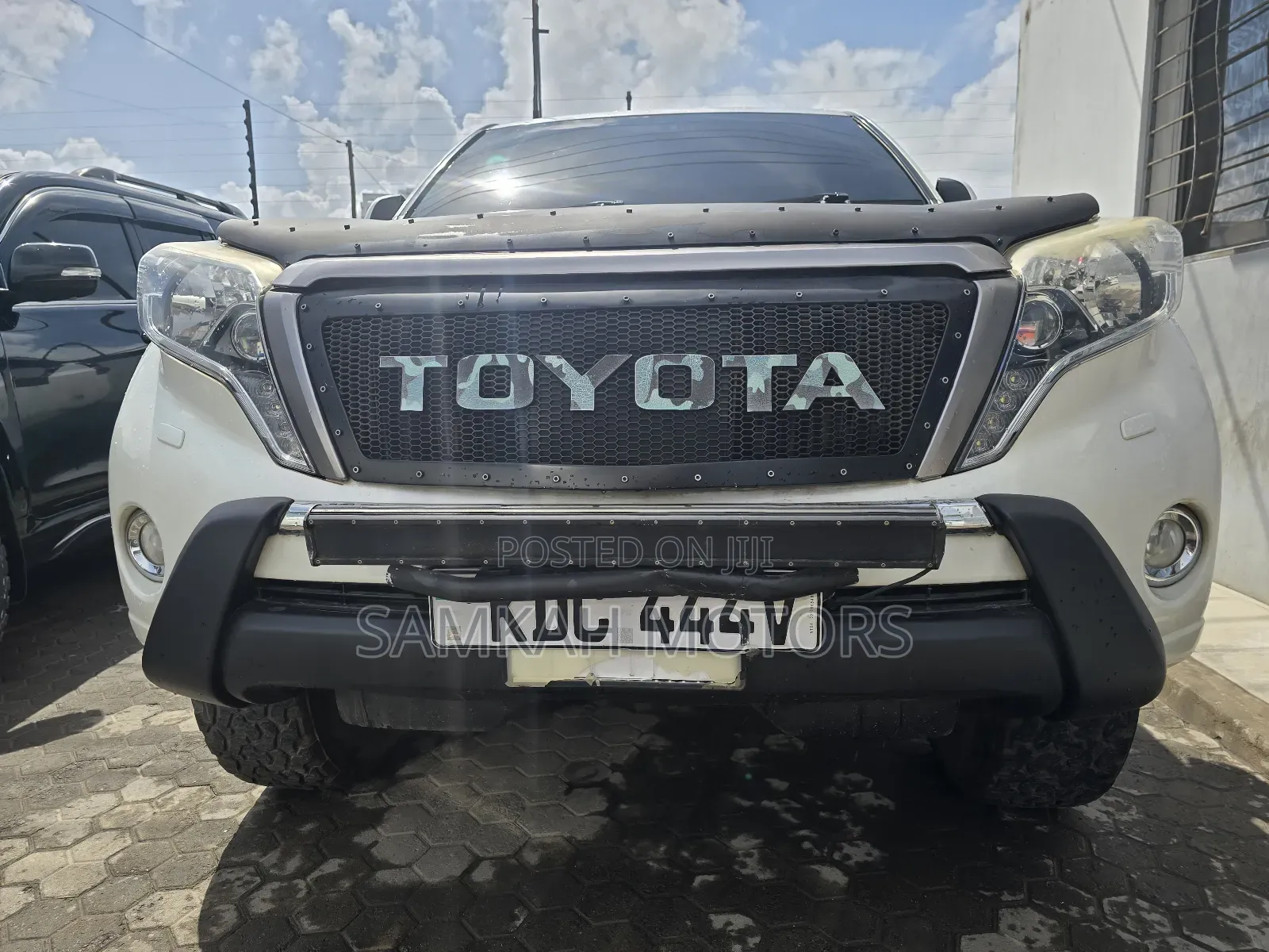 Toyota Land Cruiser Prado 2015 White