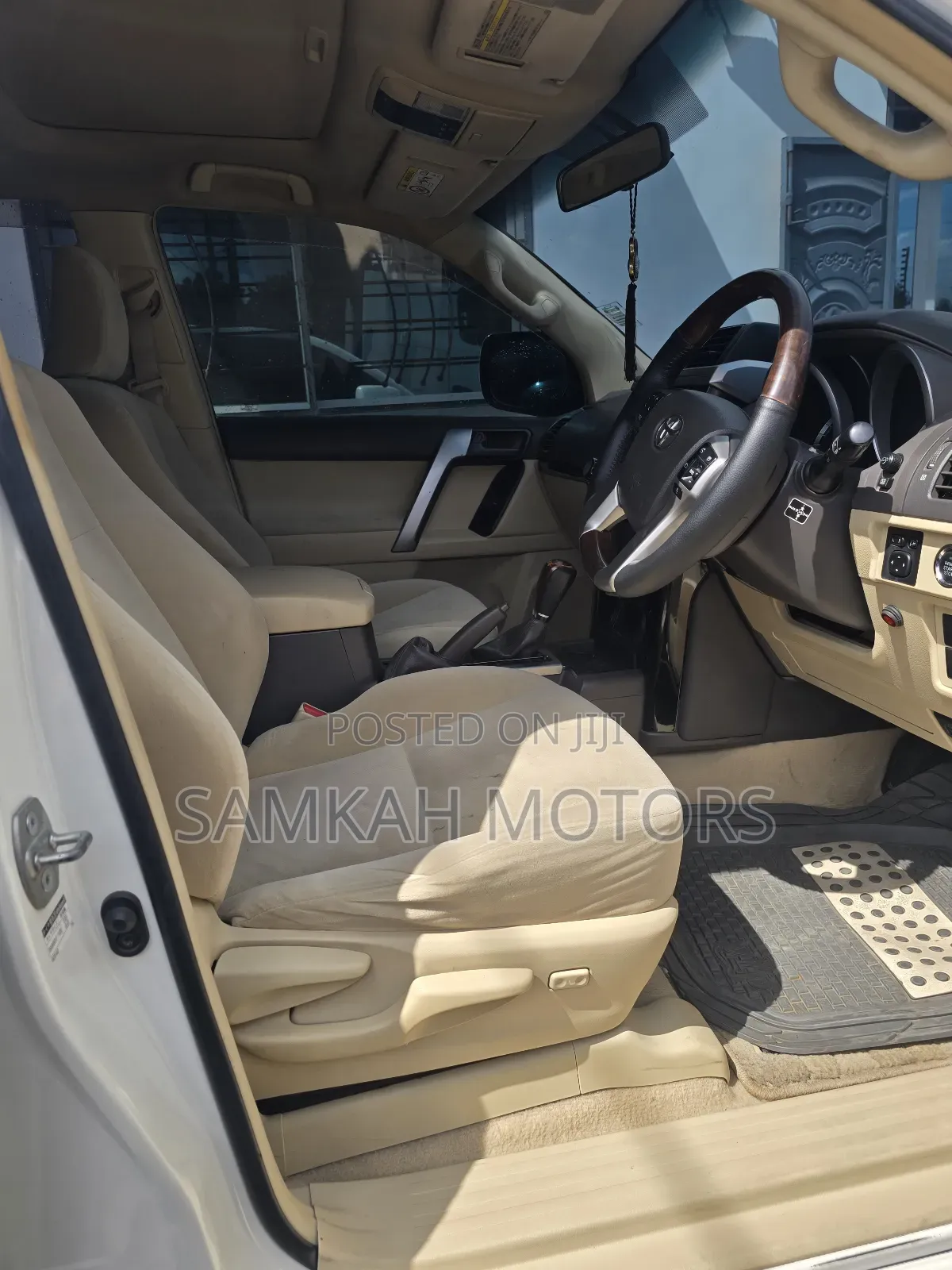 Toyota Land Cruiser Prado 2015 White