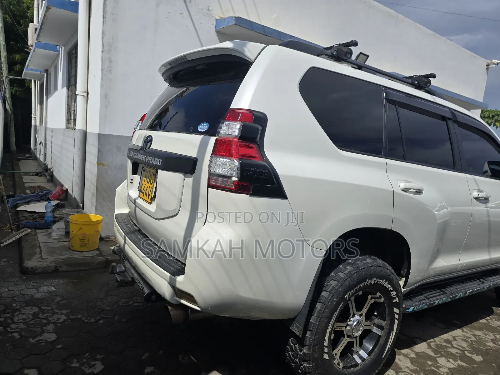 Toyota Land Cruiser Prado 2015 White