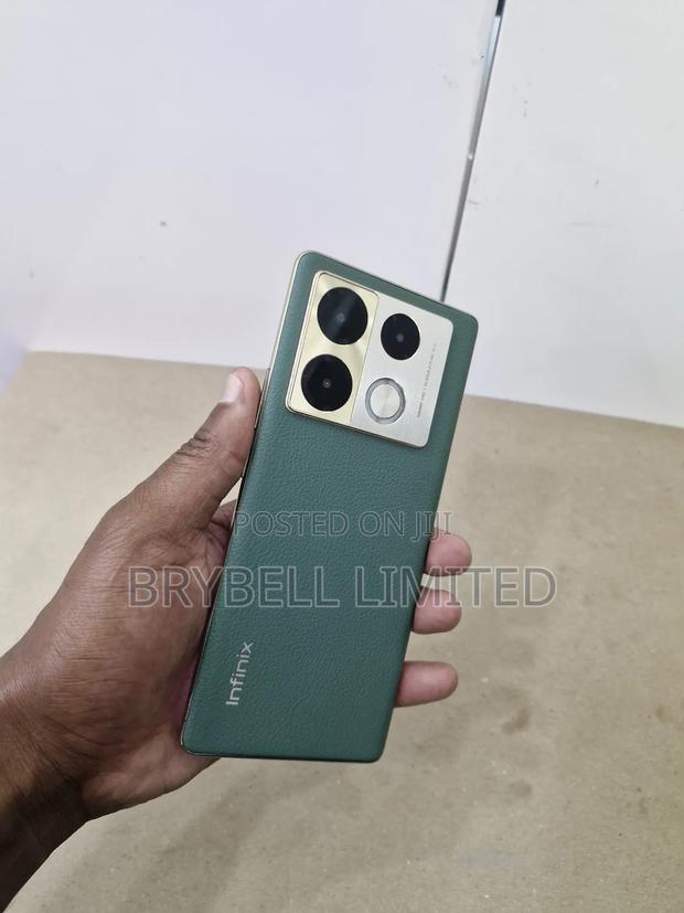 Infinix Note 40 Pro 256 GB Green - main view