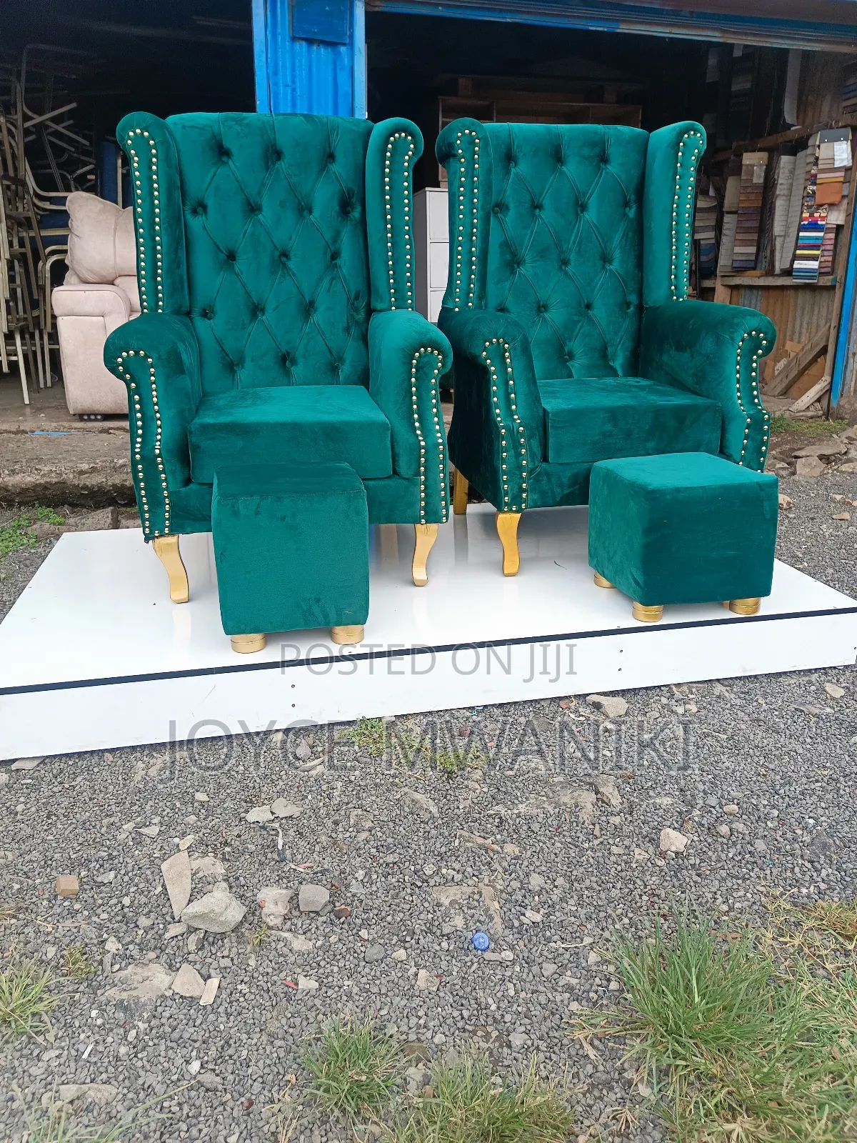 2 Pedicure Seats, 2 Poufs Green and Platform White 