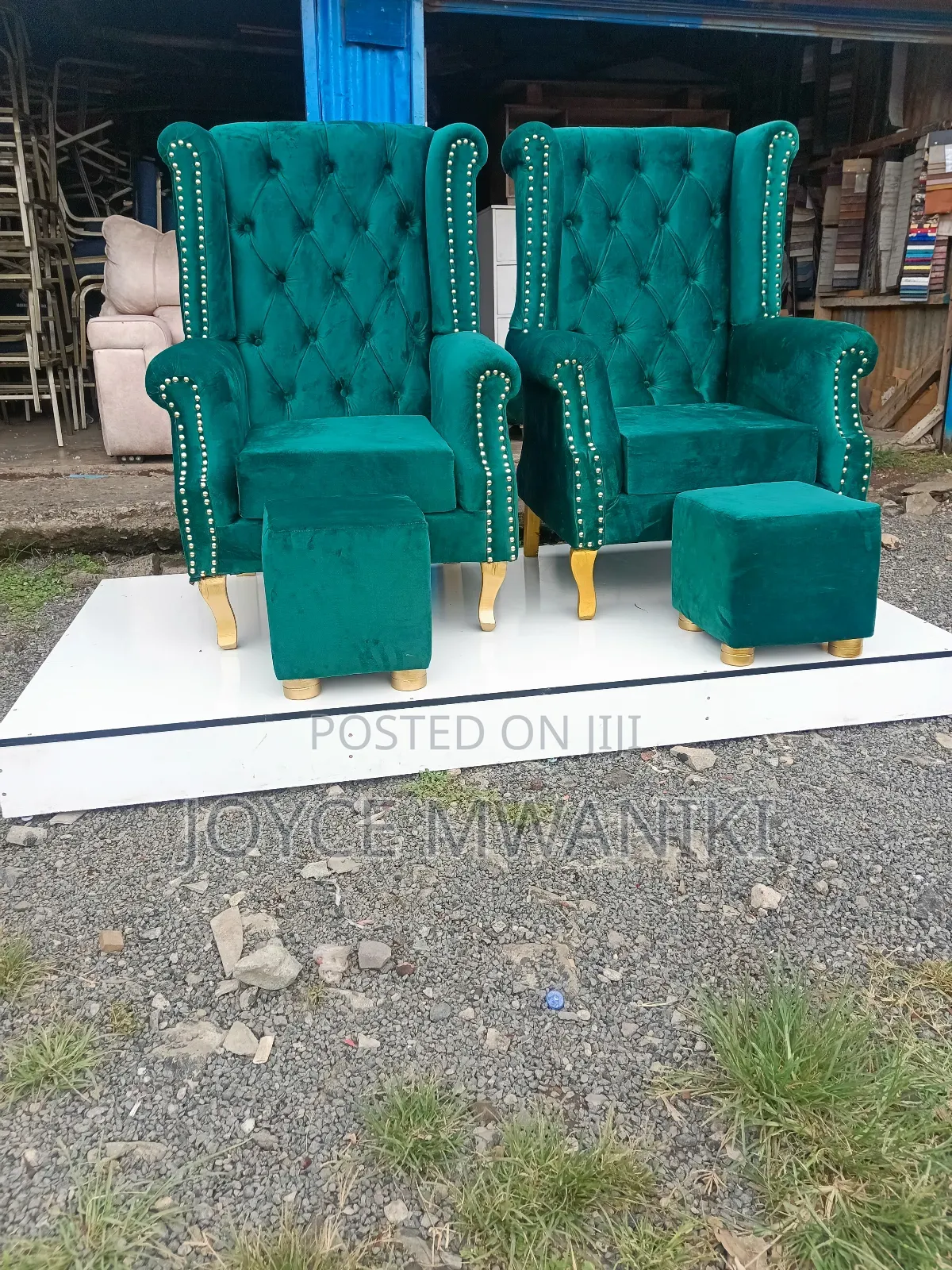 2 Pedicure Seats, 2 Poufs Green and Platform White 