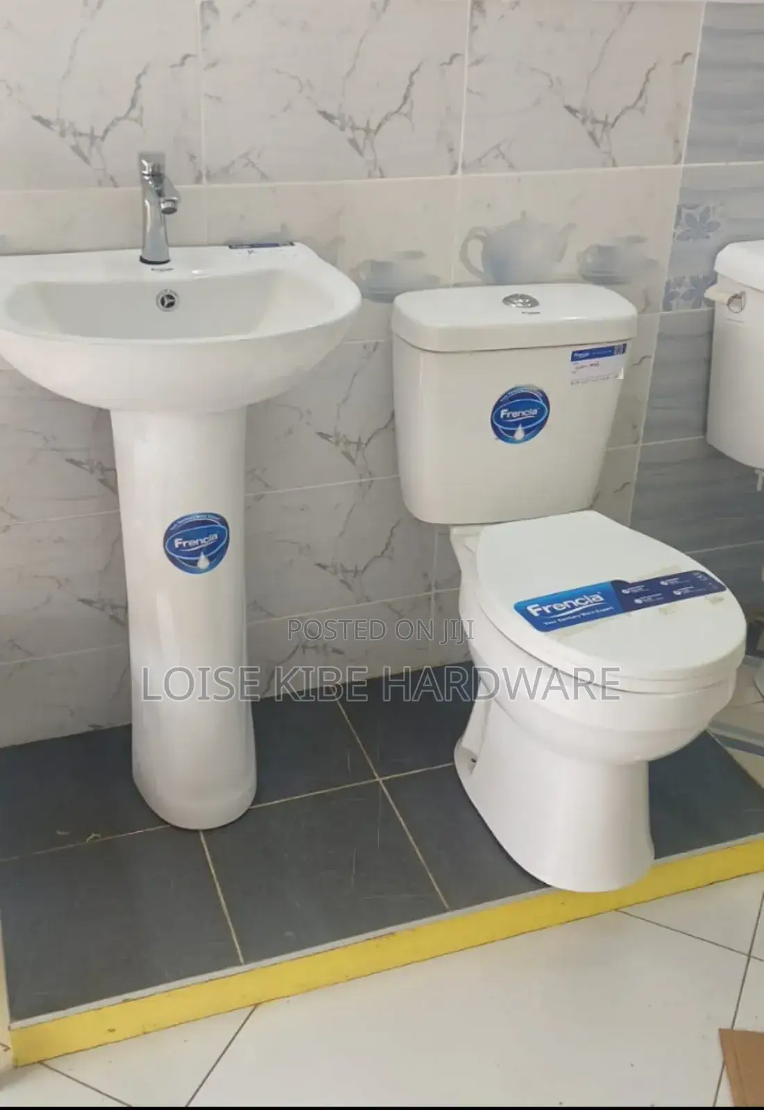 Topflash Full Seat Wc Toilet Available Francia