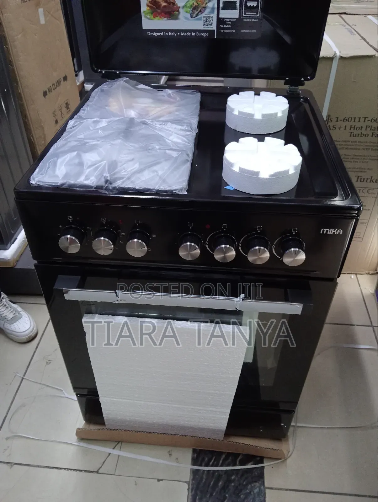 Mika 60 by 60 3gas and 1 Electric Cooker Black