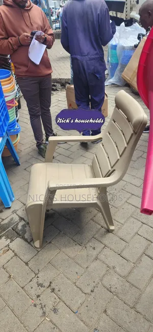 Ivory Plastic Chairs (Lazy Boy Plastic Chair)