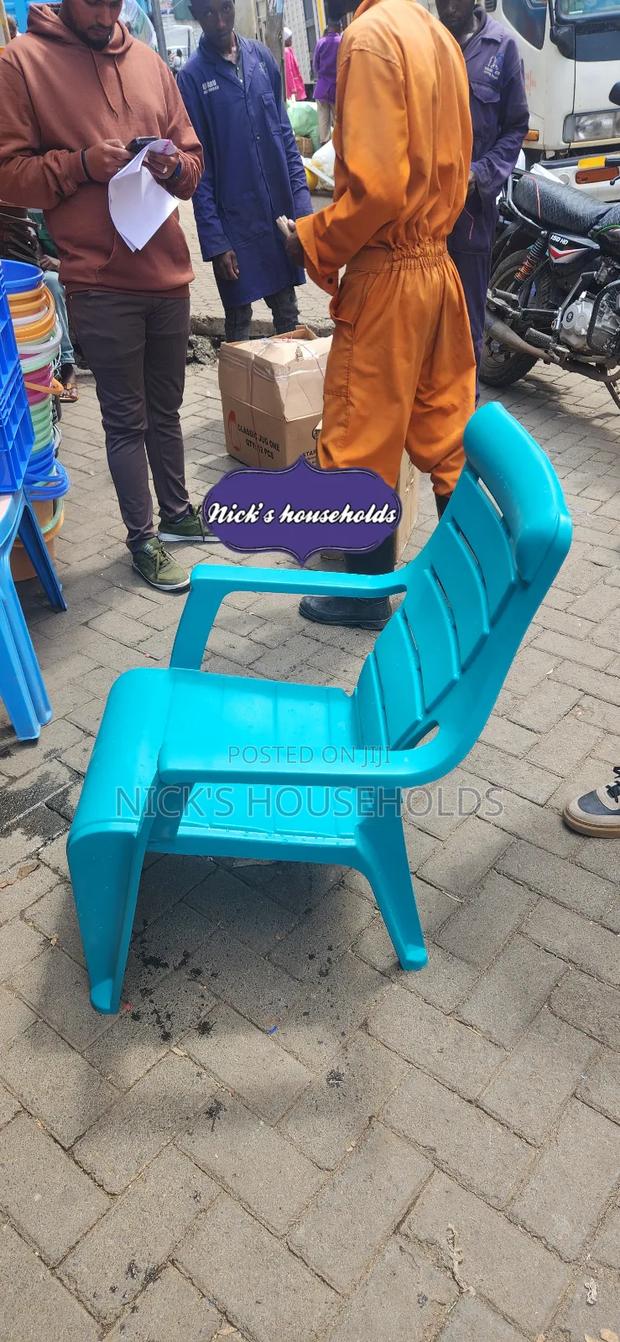 Cool Green Plastic Chair With High Backrest - thumbnail 2