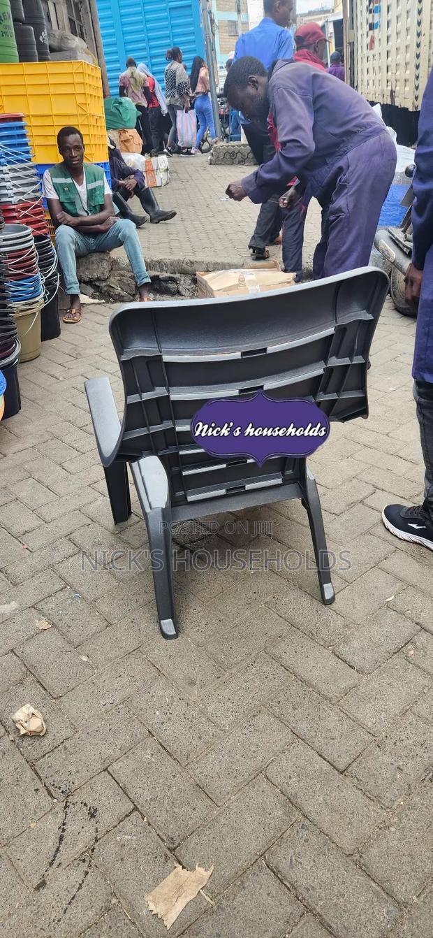 Gray Relaxing Plastic Chair With Arms and High Backrest - thumbnail 2