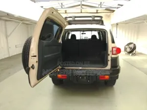 Toyota FJ Cruiser 2018 Beige