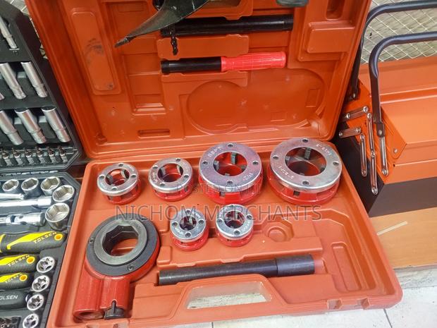 1/2" to 2" Ratchet Die Stock