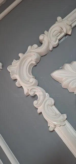 Fibre Wainscoting Corner Decor Flowers