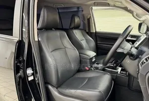 Toyota Hilux 2021 White