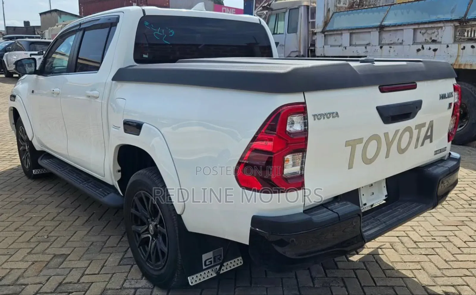 Toyota Hilux 2021 White