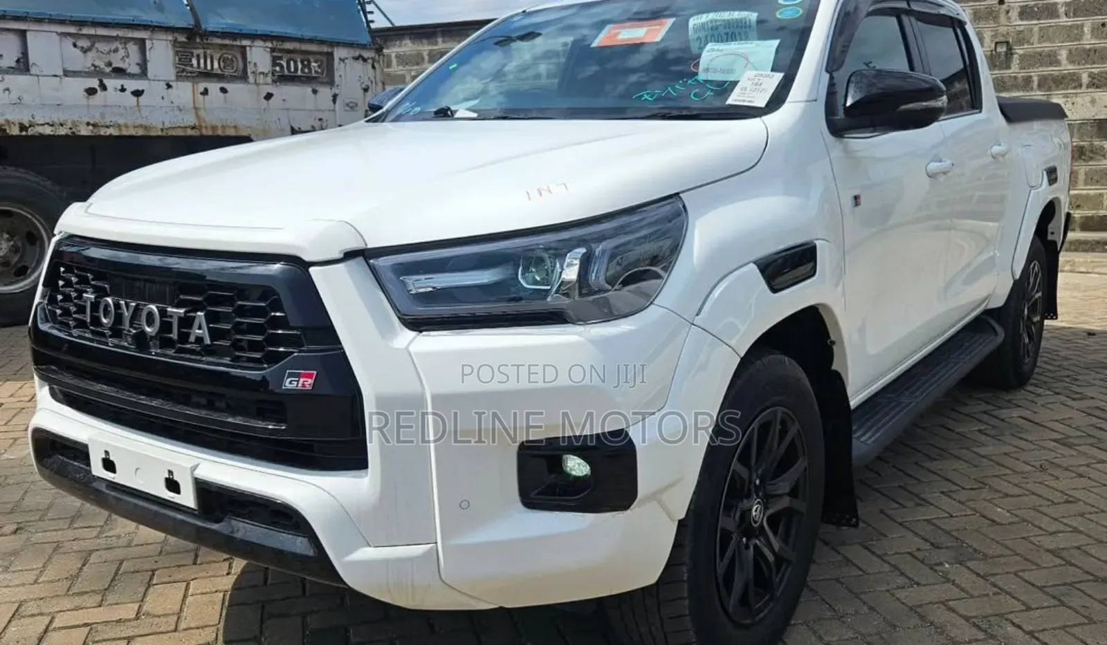 Toyota Hilux 2021 White
