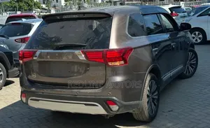 Mitsubishi Outlander ES S-AWC 2020 Brown