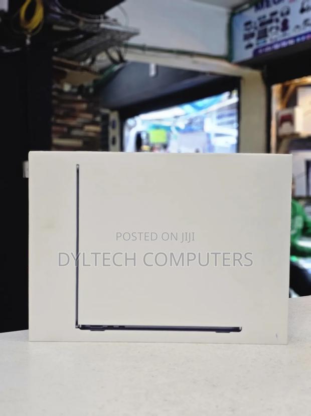New Laptop Apple MacBook Air 2024 M3 13-Inch 8GB Apple M3 SSD 512GB